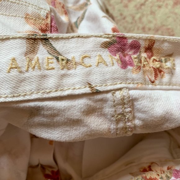 Denim Floral Pink and White Shorts American Eagle - Picture 5 of 5